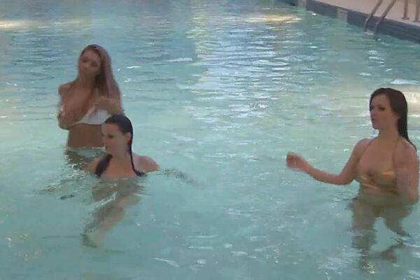 3 girls swimming